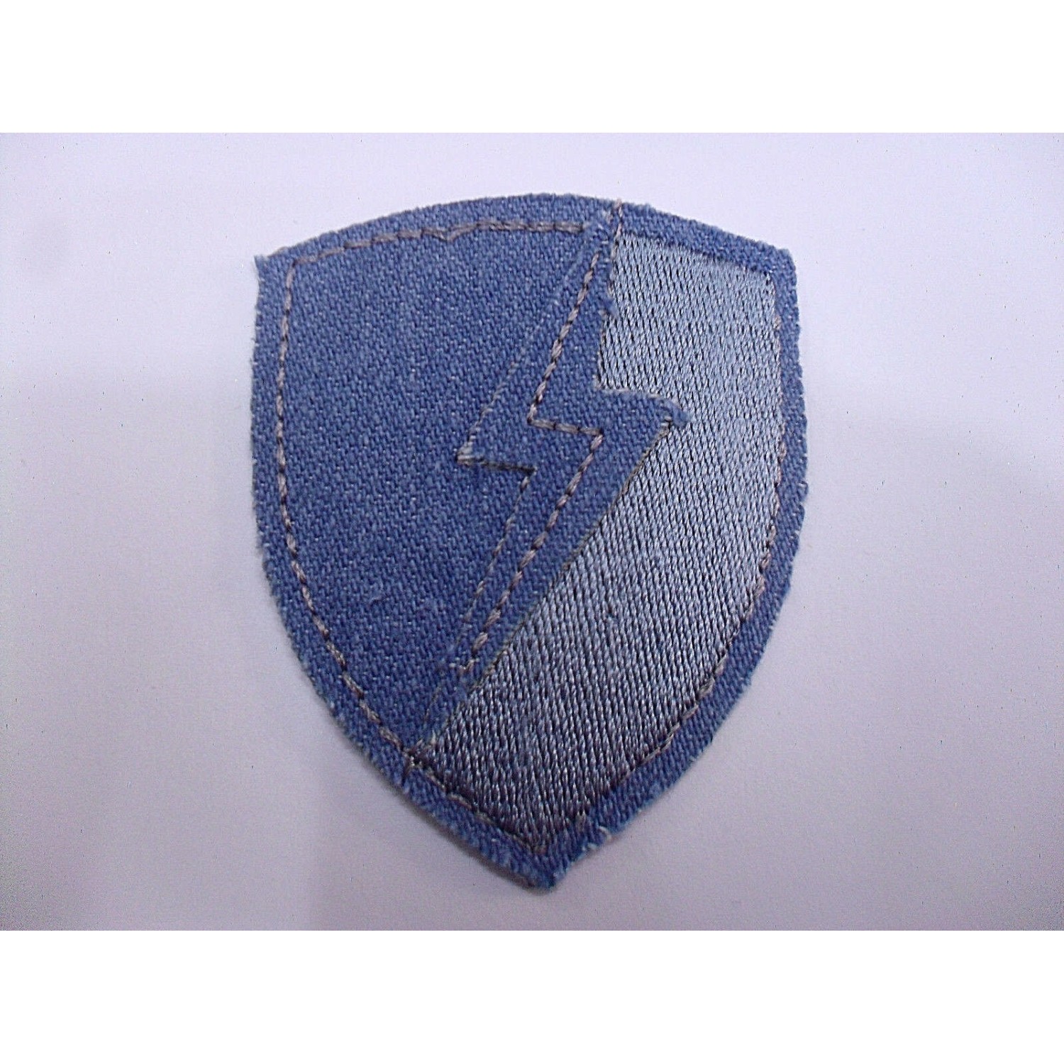 TOPPA PATCH SCUDO RICAMO SU TESSUTO "FULMINE" TERMO O CUCIRE DIMENSIONI VARIE