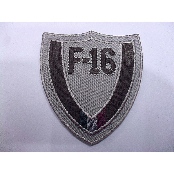 TOPPA PATCH SCUDO RICAMO SU TESSUTO "F16 TRICOLORE" TERMO O CUCIRE 6,1X5,6 CM.
