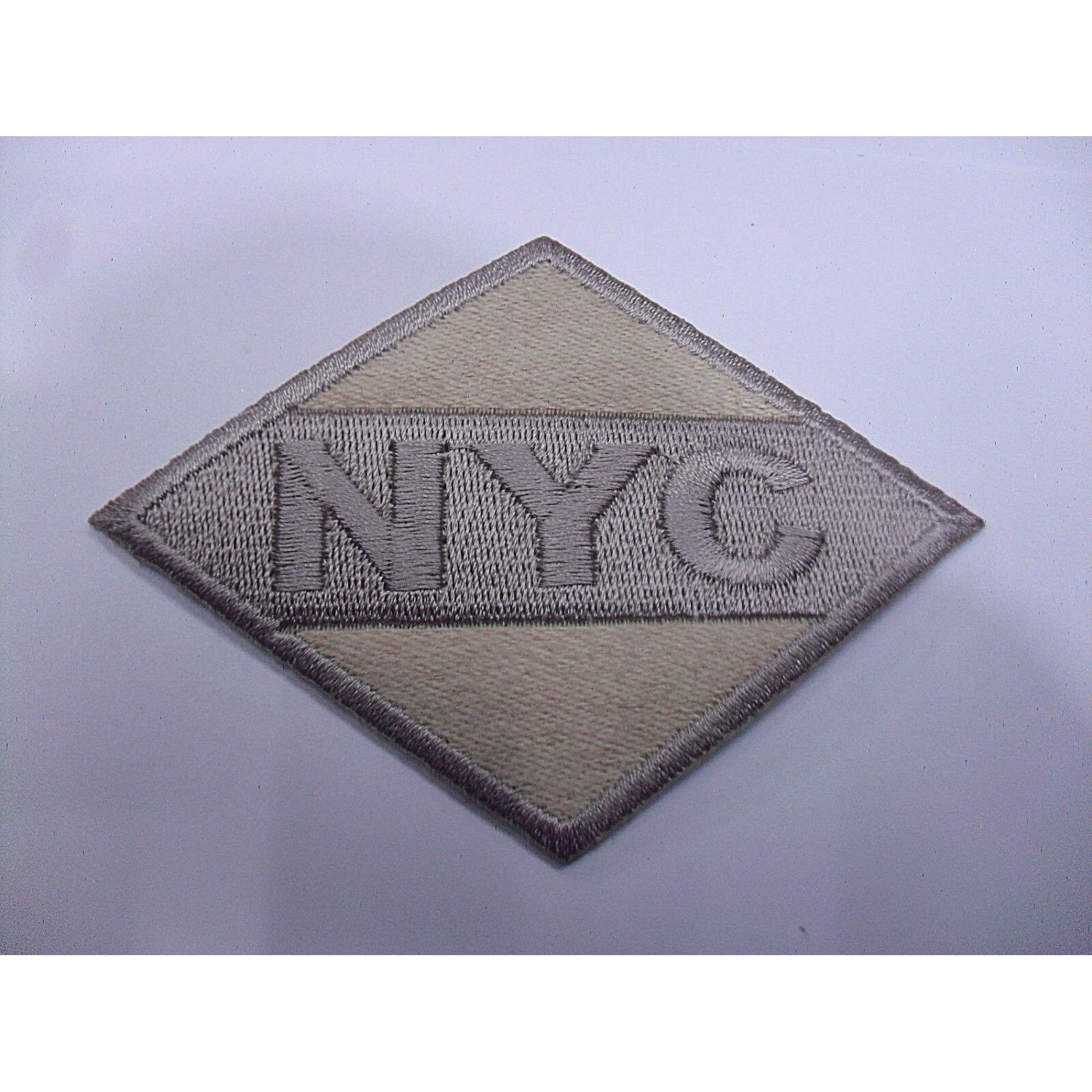TOPPA PATCH ROMBO RICAMO SU TESSUTO "NYC" TERMO O CUCIRE DIMENSIONI VARIE