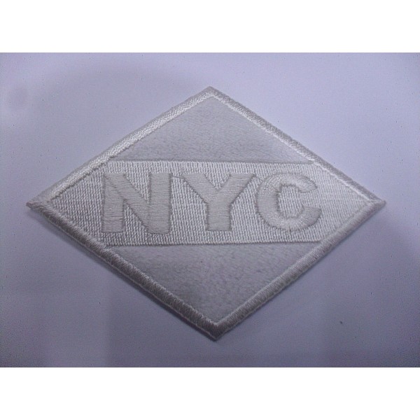 TOPPA PATCH ROMBO RICAMO SU TESSUTO "NYC" TERMO O CUCIRE DIMENSIONI VARIE
