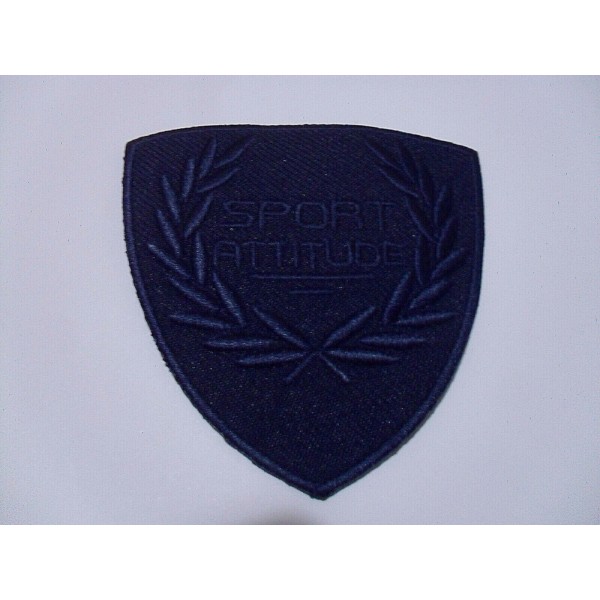 TOPPA PATCH RICAMO TESS. "SPORT ATTITUDE" TERMO O DA CUCIRE DIMENSIONI 7X6,7 CM.