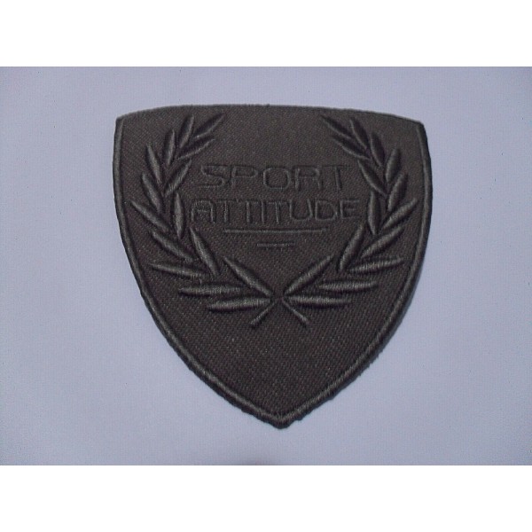 TOPPA PATCH RICAMO TESS. "SPORT ATTITUDE" TERMO O DA CUCIRE DIMENSIONI 7X6,7 CM.
