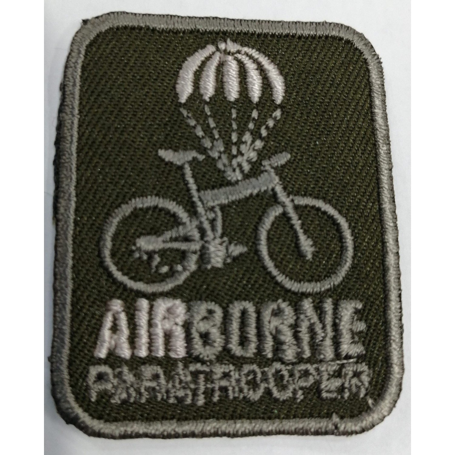 Toppa patch ricamo "Airborne" 003 tessuto termoadesiva o cucire dimensioni 4,6x3,6 cm.