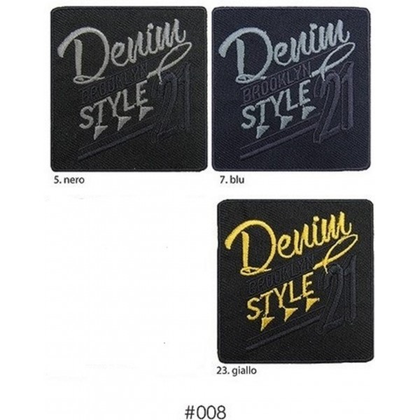 Toppa applicazione con ricamo "Denim Style" 008 su tessuto rettangolo applicabile termoadesiva o cucita dimensione 6,5x6,1 cm.