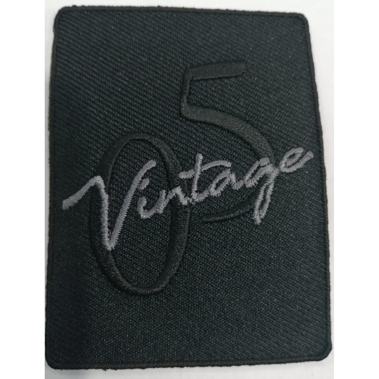 Toppa patch ricamo su tessuto "Vintage 05" 033a termo o cucire dimensioni 7x5,3 cm.