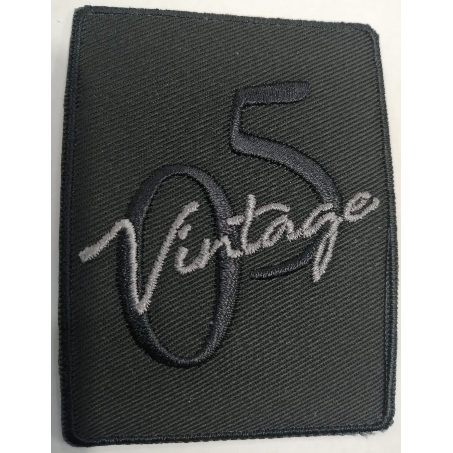 Toppa patch ricamo su tessuto "Vintage 05" 033a termo o cucire dimensioni 7x5,3 cm.