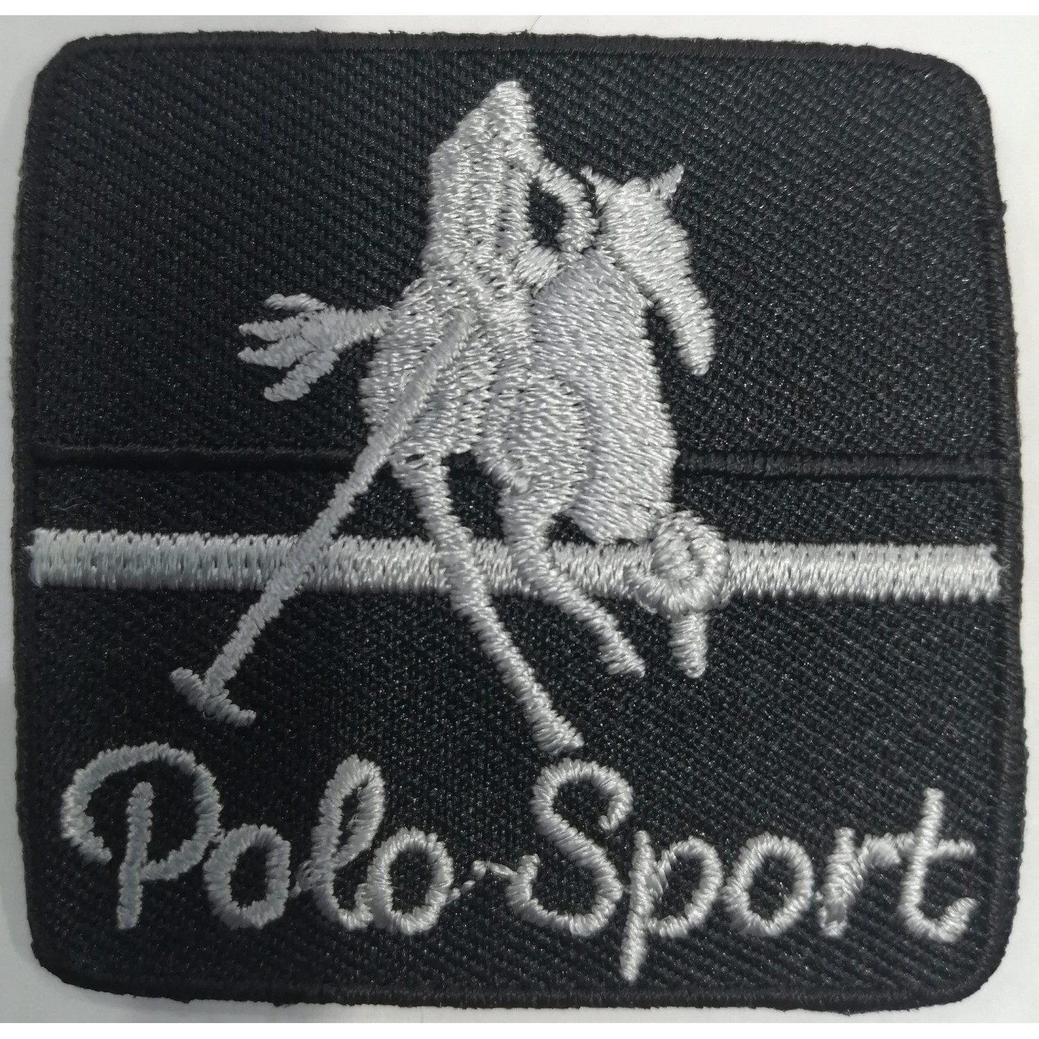 Toppa patch ricamo su tessuto "Polo Sport" 039 termo o cucire dimensioni 5x5 cm.