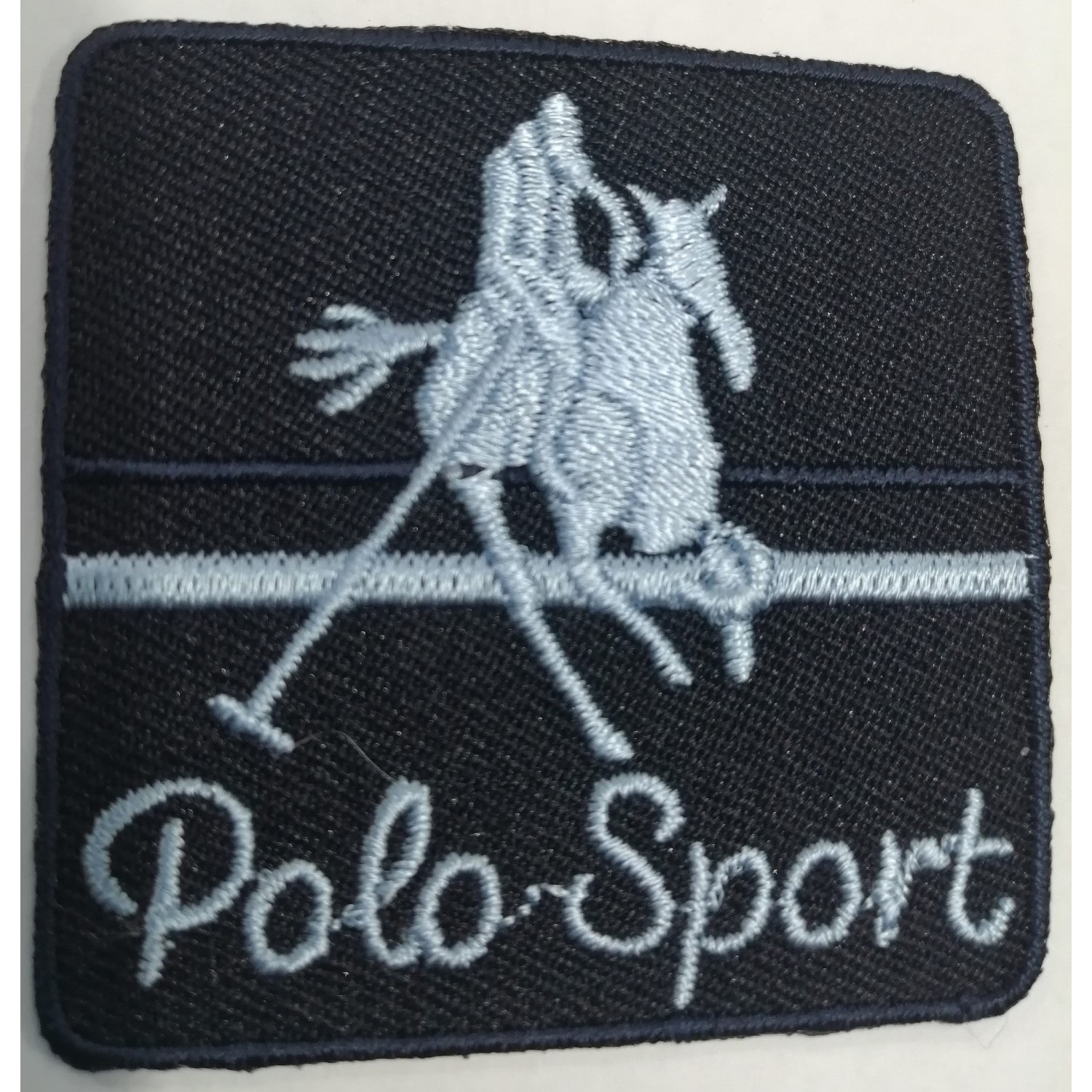 Toppa patch ricamo su tessuto "Polo Sport" 039 termo o cucire dimensioni 5x5 cm.