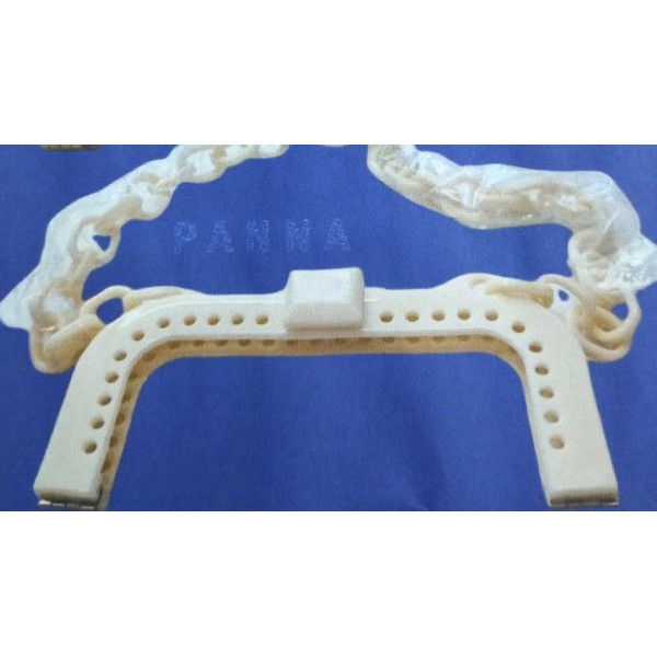 Chiusura in plastica per borsa 20x10 cm. con gancio magnetico e tracolla da 60 cm. vari colori