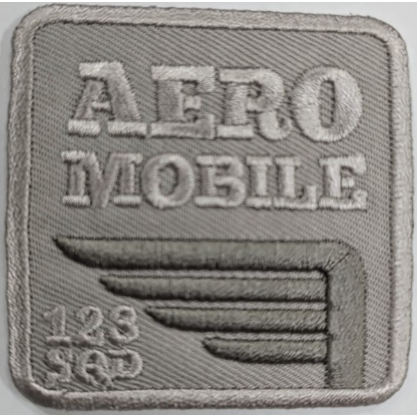 Toppa patch ricamo 068A tessuto termoadesiva o cucire misura 5,3x5,4 cm.