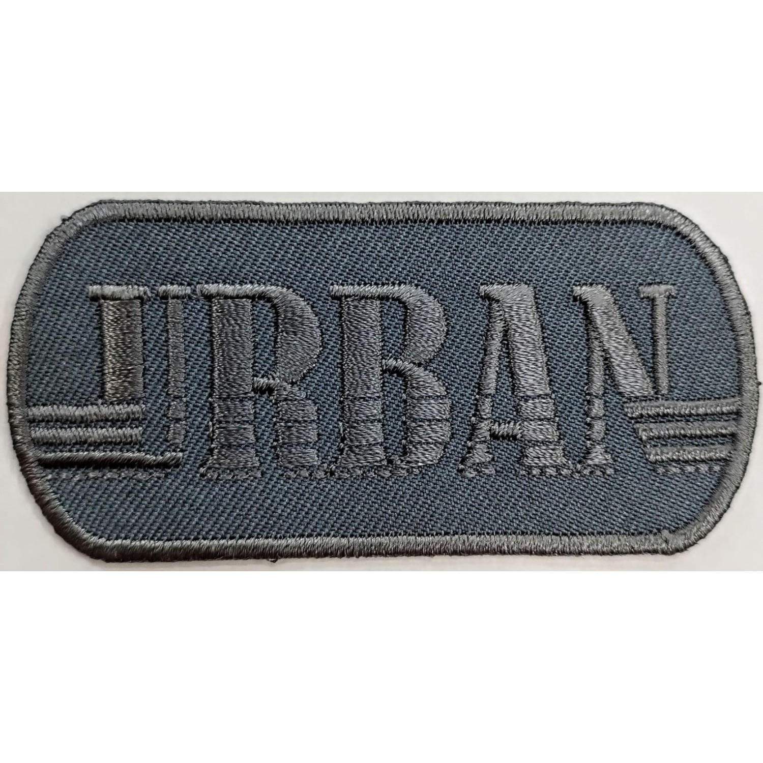 Toppa patch ricamo "URBAN" 074b tessuto termoadesiva o cucire misura 3,5x7,6 cm.