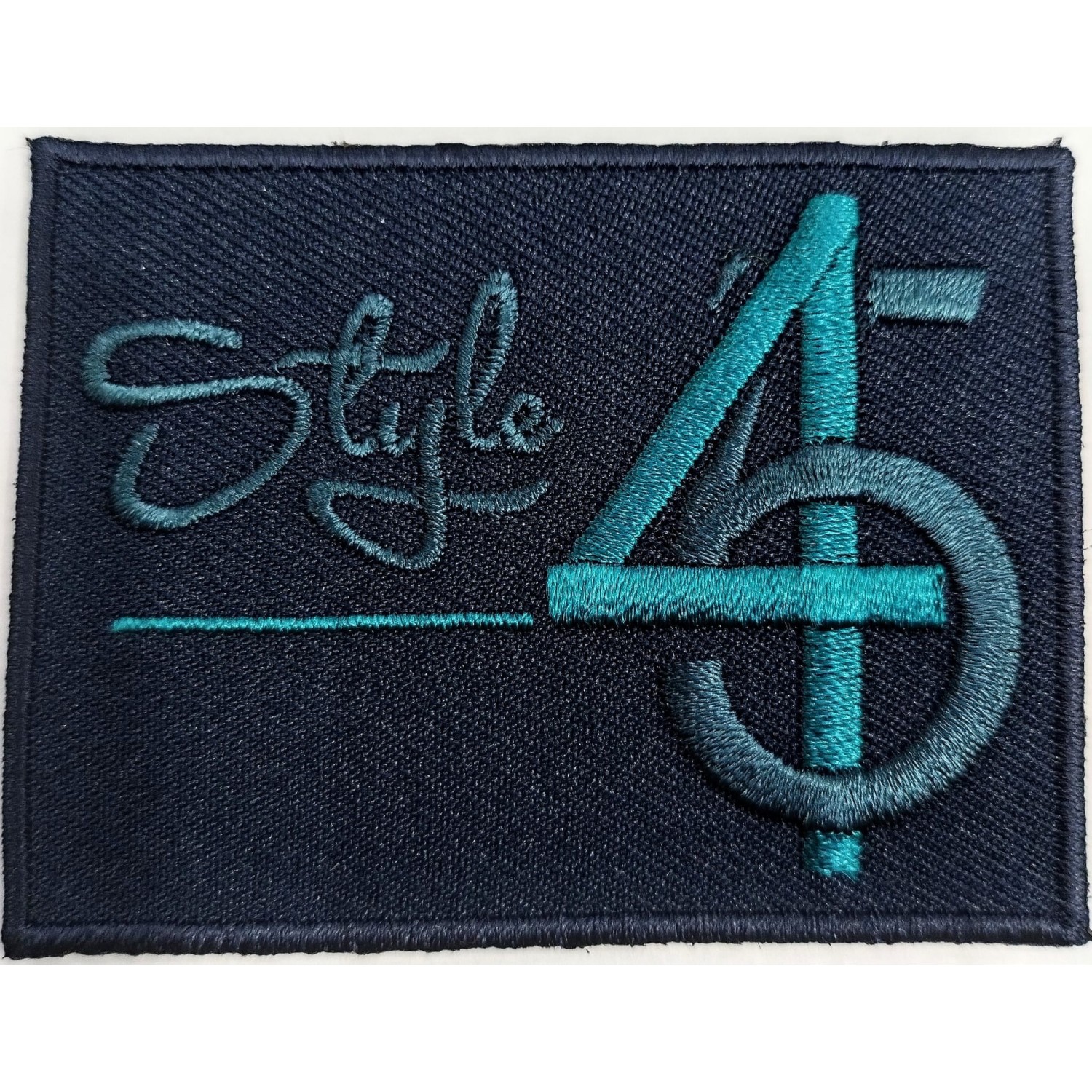 Toppa patch ricamo "style 45" 080A tessuto sia termoadesiva o da cucire 5x6,5 cm.