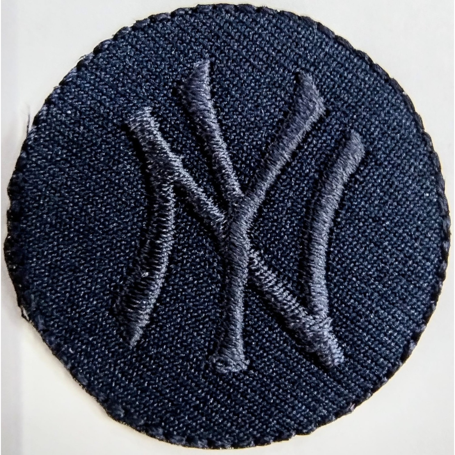 Toppa patch ricamo "NY" 096B tessuto termoadesiva o cucire diametro 3,6 cm.