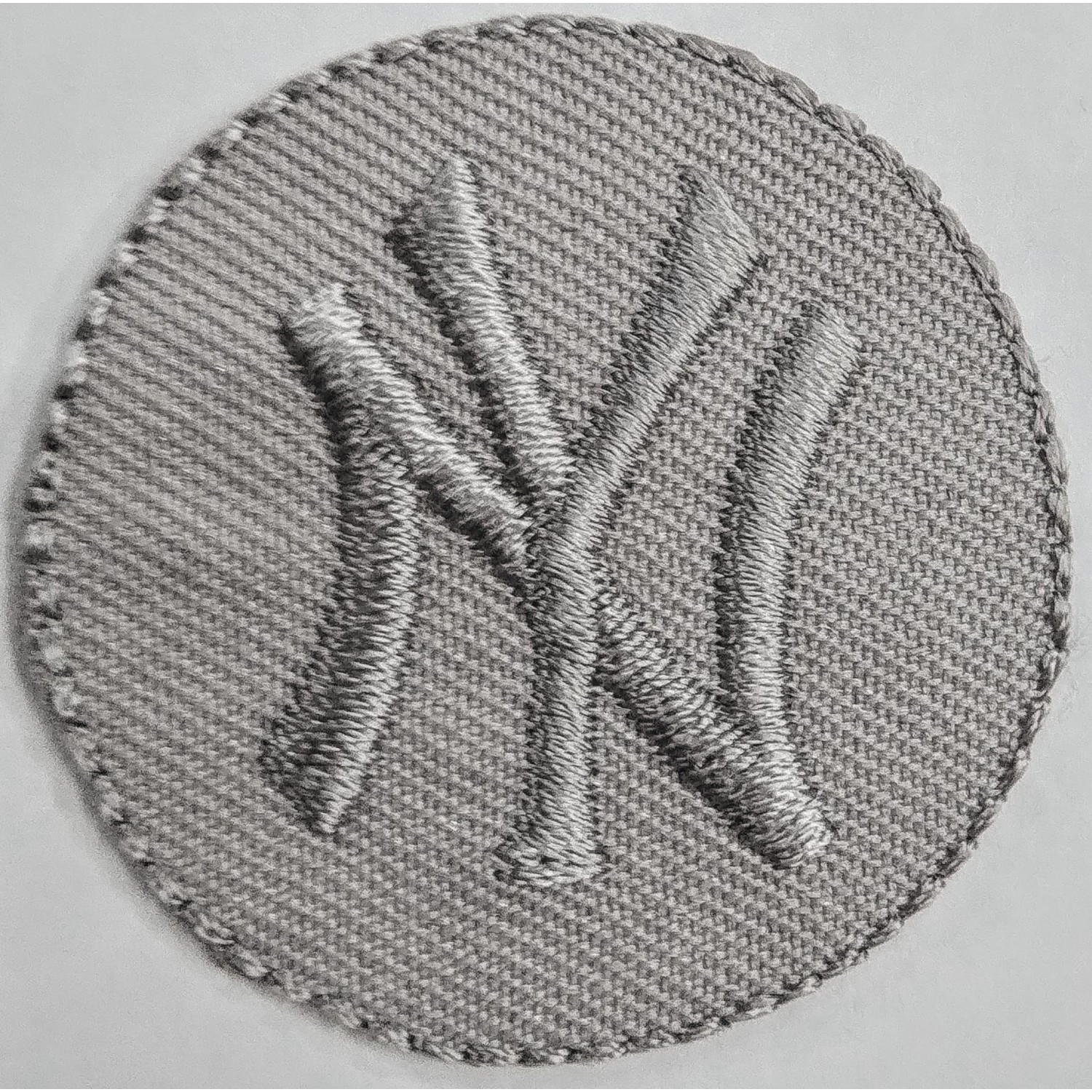 Toppa patch ricamo "NY" 096B tessuto termoadesiva o cucire diametro 3,6 cm.