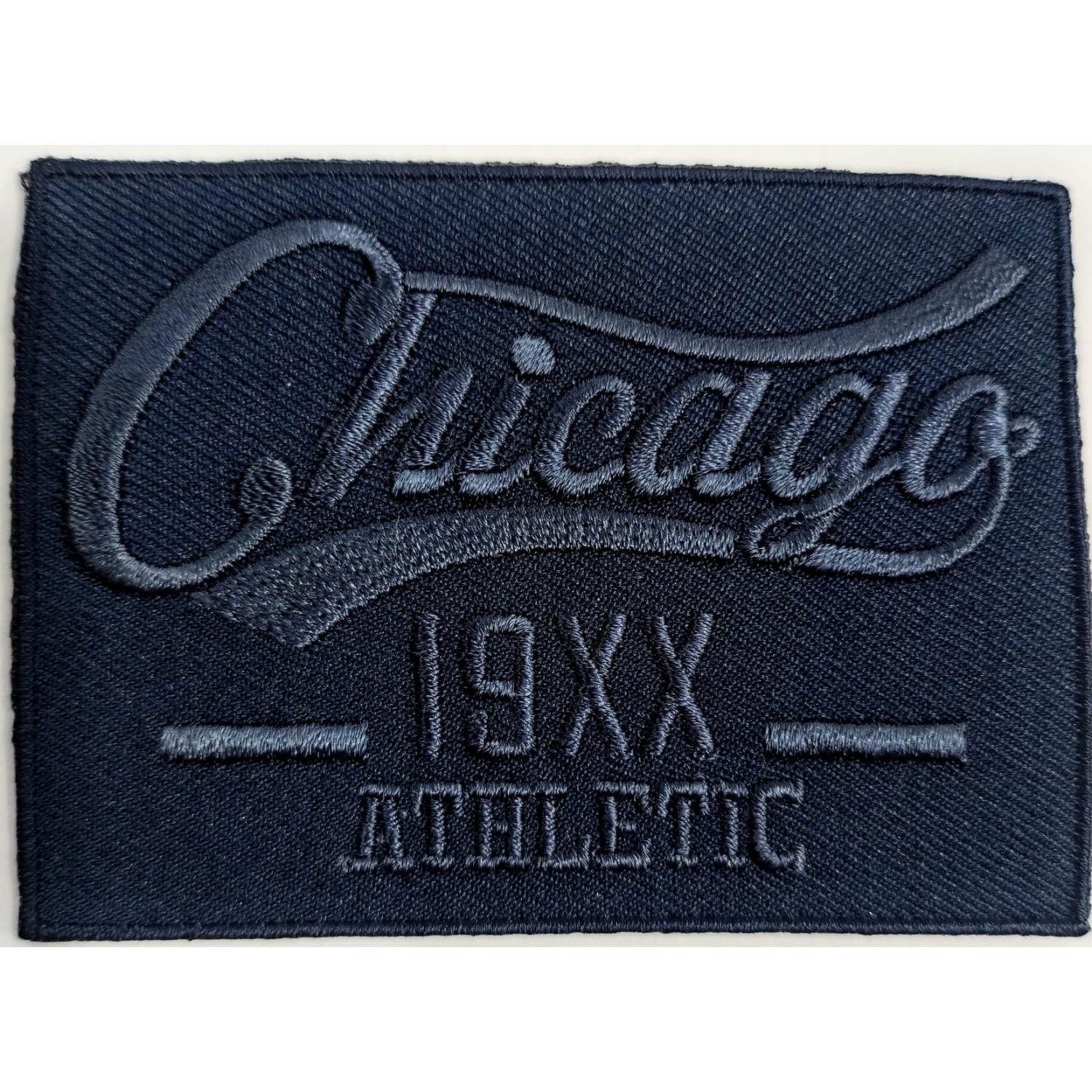 Toppa patch applicazione 102A ricamo "Chicago 19XX Athletic" termo o cucire misura 6x8,2 cm.