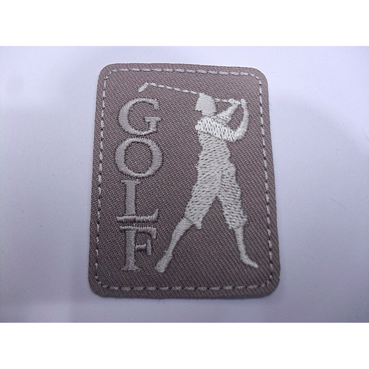 TOPPA PATCH RICAMO SU TESSUTO. "GOLF" TERMOADESIVA O CUCIRE DIMENSINI 5,2X4 CM.