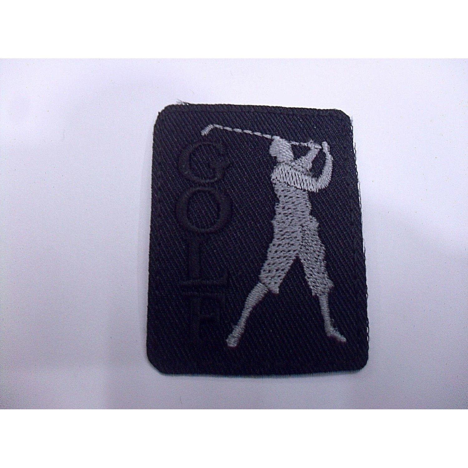 TOPPA PATCH RICAMO SU TESSUTO. "GOLF" TERMOADESIVA O CUCIRE DIMENSINI 5,2X4 CM.