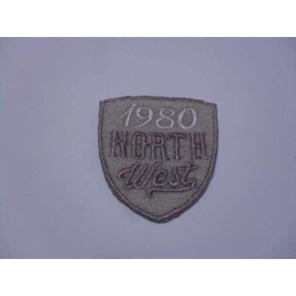 TOPPA PATCH RICAMO SU ECOPELLE SC. "NORTH WEST" TERMO O DA CUCIRE DIMENSIONI V..