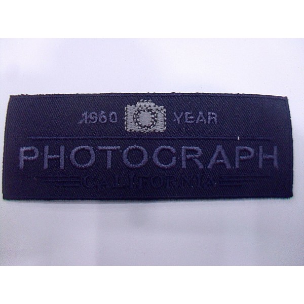 TOPPA PATCH RETTANGOLO RICAMO SU TESSUTO "PHOTOGRAPH" TERMO O CUCIRE 3,7X10 CM.
