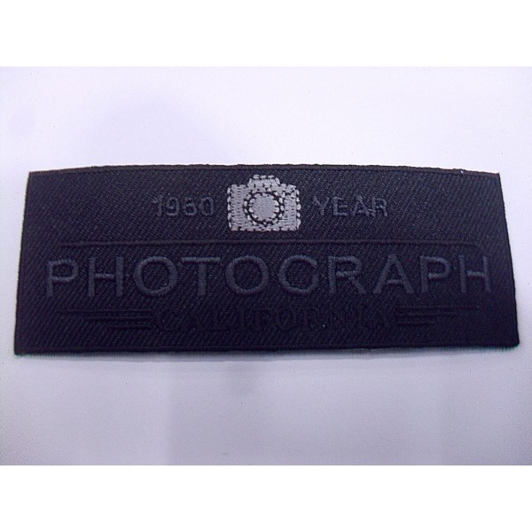 TOPPA PATCH RETTANGOLO RICAMO SU TESSUTO "PHOTOGRAPH" TERMO O CUCIRE 3,7X10 CM.
