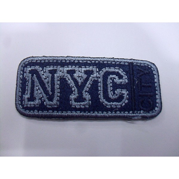 TOPPA PATCH RETTANGOLARE RICAMO SU TESSUTO "NYC" TERMO O CUCIRE 2,3X5,5 CM.