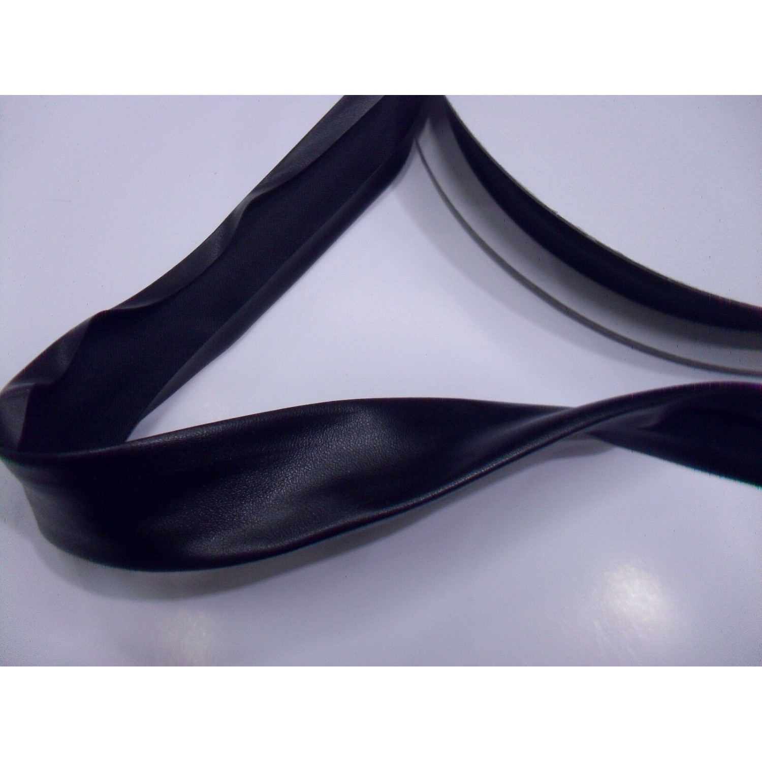 SBIECO IN ECOPELLE 25 MM. + ALI PER BORDARE E RIFINIRE 1 METRO