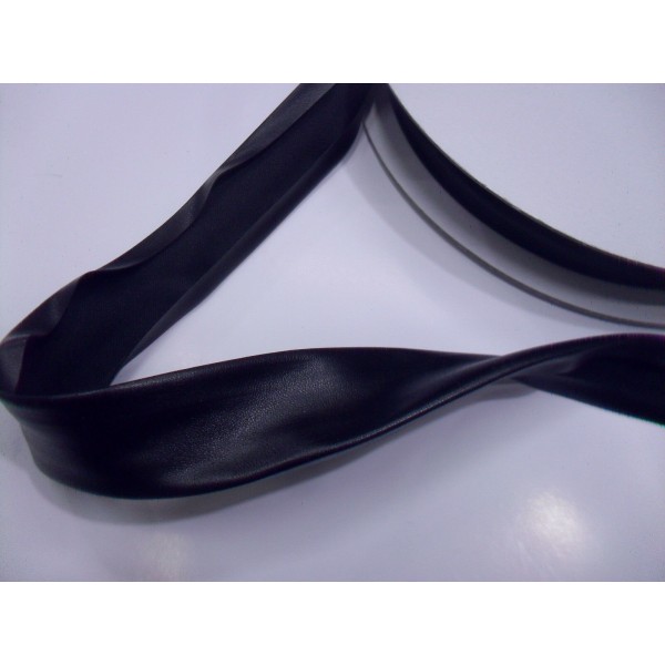 SBIECO IN ECOPELLE 25 MM. + ALI PER BORDARE E RIFINIRE 1 METRO