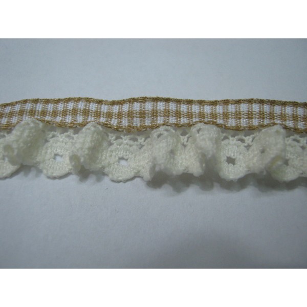 PASSAMANERIA CON NASTRO VICHY PIU' MERLETTO FILET A ROUCHES ALTEZZA 1,4 cm.