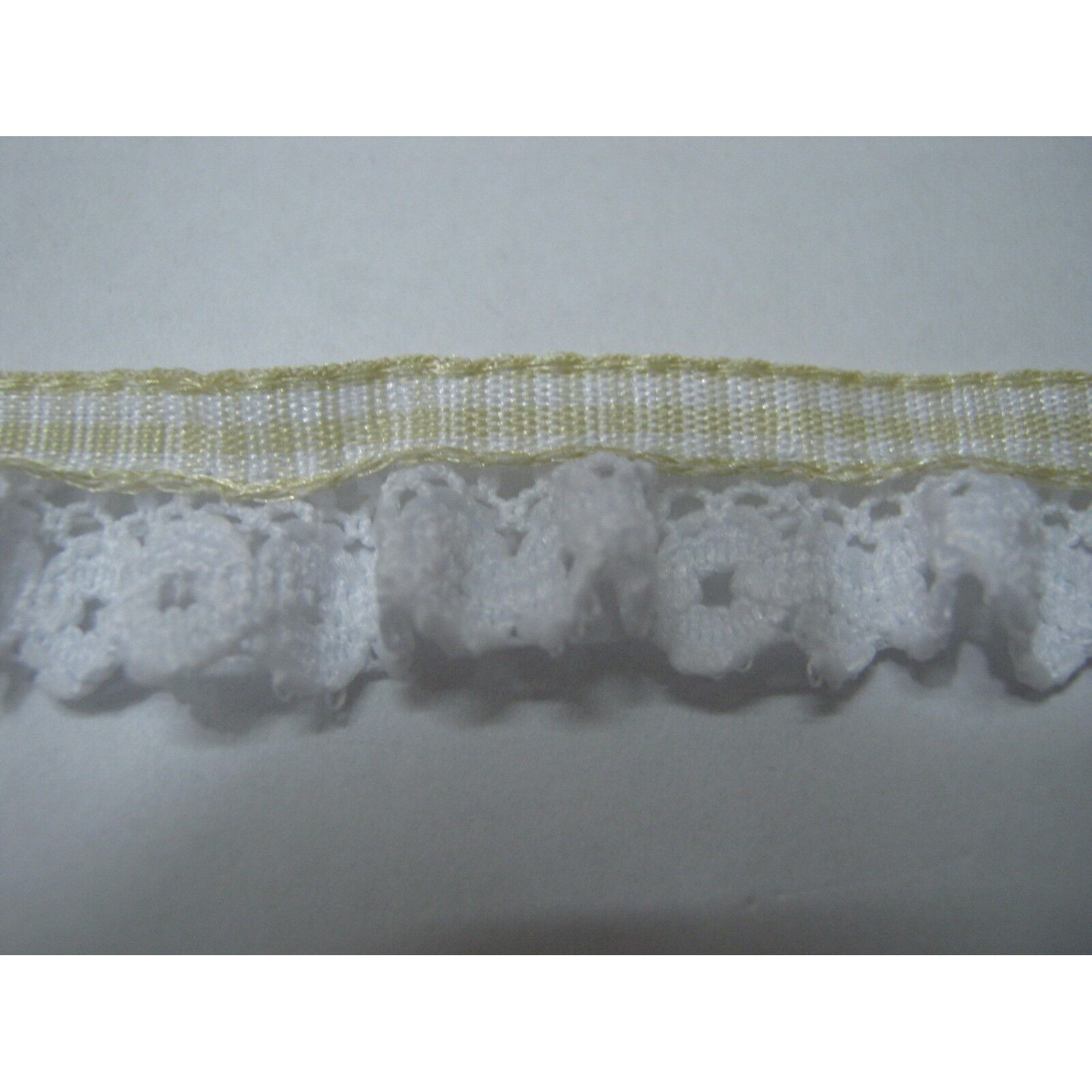 PASSAMANERIA CON NASTRO VICHY PIU' MERLETTO FILET A ROUCHES ALTEZZA 1,4 cm.