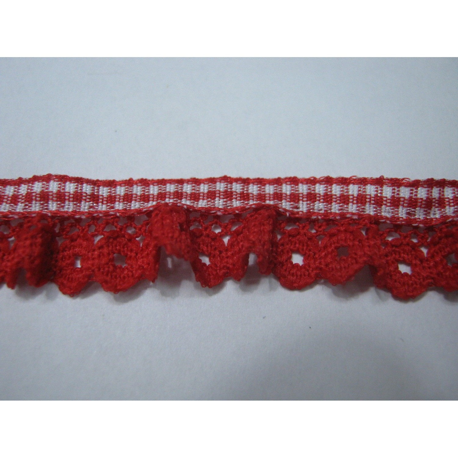 PASSAMANERIA CON NASTRO VICHY PIU' MERLETTO FILET A ROUCHES ALTEZZA 1,4 cm.